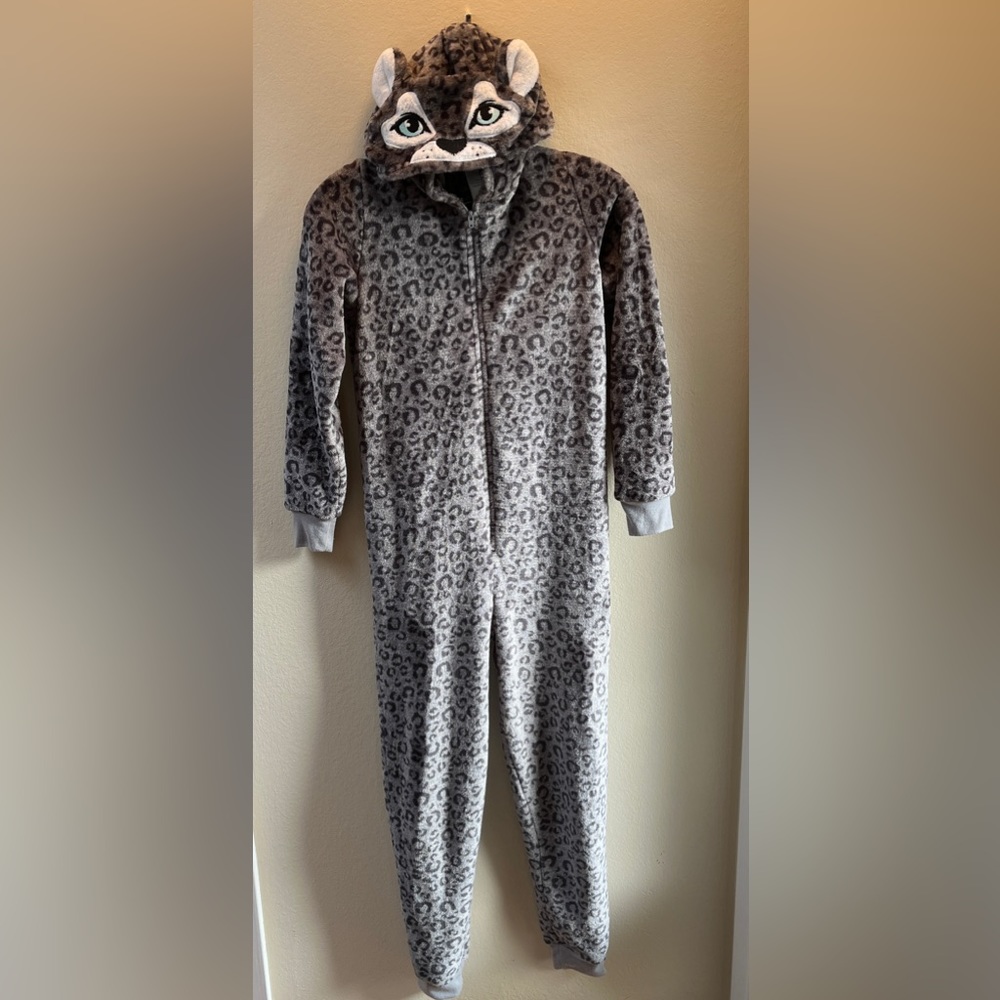 Kid/Teen Leopard Onesie size 10/12